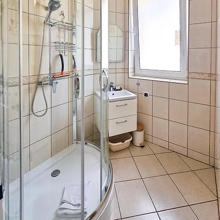 아파트 Visit Baltic - Rybaki Z Sypialnia I Balkonem 슈비노우이스쳬